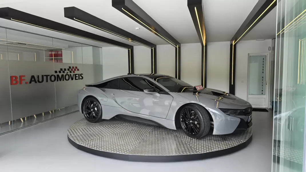 BMW i8 2015 - 62500 EUR, 132830 km - 132830km - foto 7 de 50