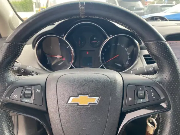 Chevrolet Cruze 2013 - 10750 EUR, 115000 km - AUTO.MOTO.pt - 115000km - foto 21 de 42
