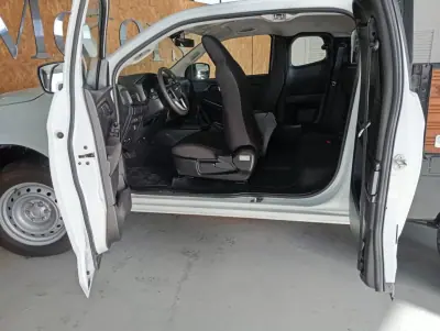 Isuzu D-MAX 2.5 4WD 2022 - 32900 EUR, 57200 km - AUTO.MOTO.pt - 57200km - foto 9 de 15