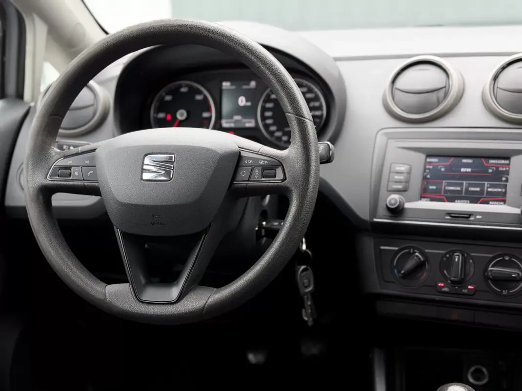 SEAT Ibiza 2016 - 9900 EUR, 152213 km - 152213km - foto 8 de 13