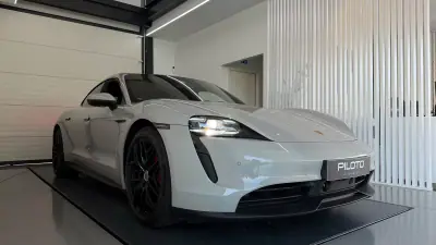 Porsche Taycan 2021 — foto 6 de 35