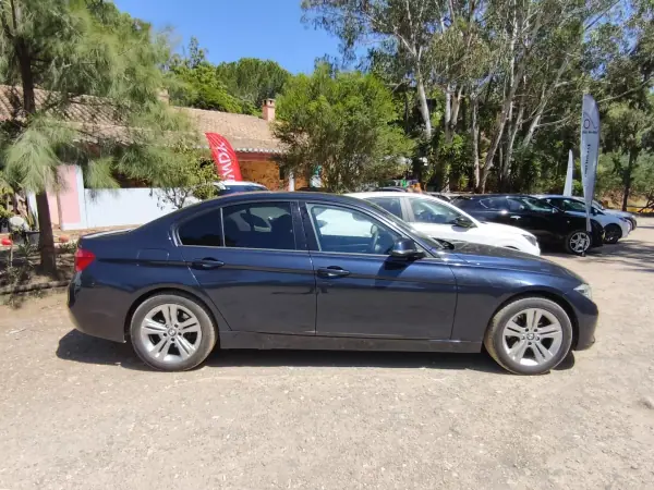 BMW 320 2017 - 20900 EUR, 245211 km - AUTO.MOTO.pt - 245211km - foto 6 de 13