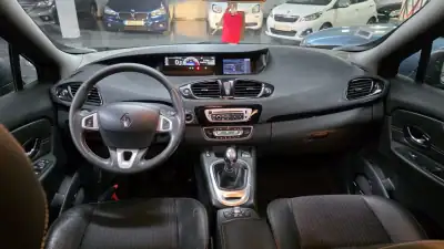 Renault Grand Scénic 2012 - 9990 EUR, 188000 km - AUTO.MOTO.pt - 188000km - foto 13 de 26