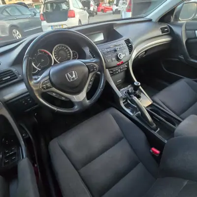 Honda Accord 2010 - 11950 EUR, 189906 km - AUTO.MOTO.pt - 189906km - foto 15 de 23