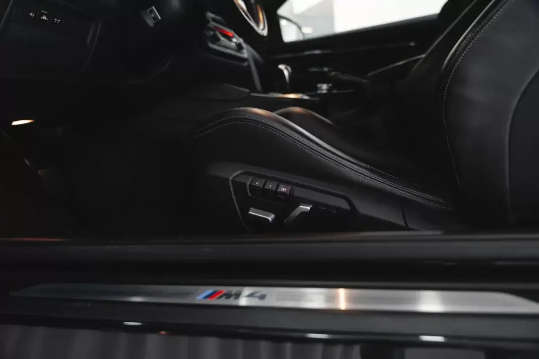 BMW M4 2016 - 59950 EUR, 97204 km - 97204km - foto 33 de 55