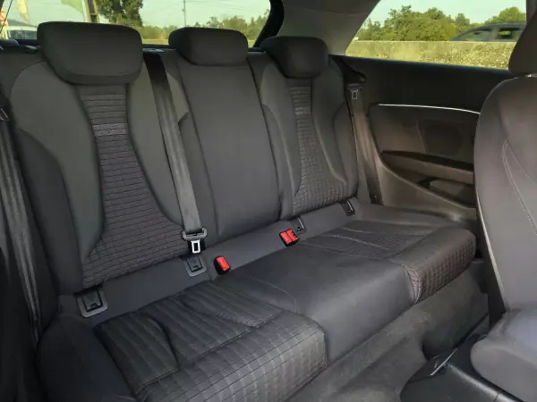 Audi A3 2013 - 12990 EUR, 203000 km - 203000km - foto 31 de 37