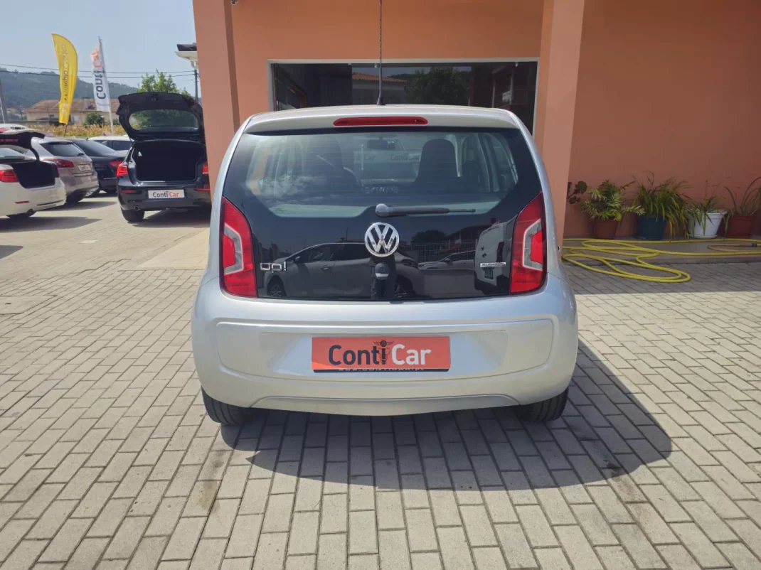 Volkswagen Up! 2012 - 5750 EUR, 151158 km - 151158km - foto 5 de 11