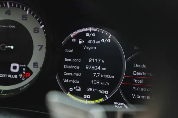 Porsche Panamera Sport Turismo 2019 - 67480 EUR, 97640 km - AUTO.MOTO.pt - 97640km - foto 55 de 71