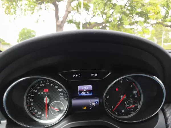 Mercedes-Benz A 180 2018 - 18900 EUR, 220000 km - AUTO.MOTO.pt - 220000km - foto 10 de 11