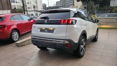 Peugeot 3008 2018 - 16990 EUR, 131000 km - AUTO.MOTO.pt - 131000km - foto 5 de 23