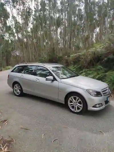 Mercedes-Benz C 200 2011 - 9250 EUR, 298500 km - AUTO.MOTO.pt - 298500km - foto 7 de 11