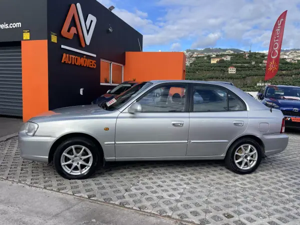 Hyundai Accent 2003 - 4250 EUR, 252434 km - AUTO.MOTO.pt - 252434km - foto 4 de 12