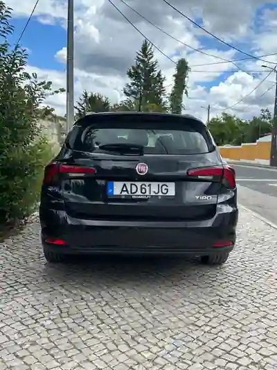 Fiat Tipo Station Wagon 2020 - 12500 EUR, 137000 km - AUTO.MOTO.pt - 137000km - foto 3 de 9