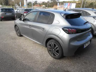 Peugeot 208 2023 - 15500 EUR, 40552 km - AUTO.MOTO.pt - 40552km - foto 3 de 10