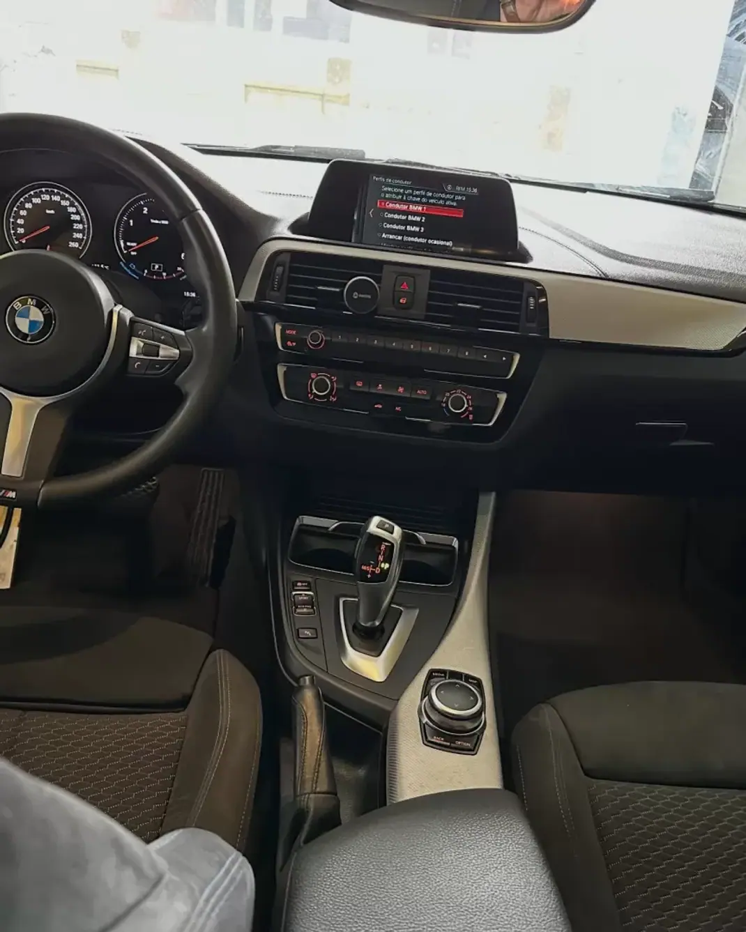 BMW 116 2018 - 18450 EUR, 214000 km - AUTO.MOTO.pt - 214000km - foto 14 de 20