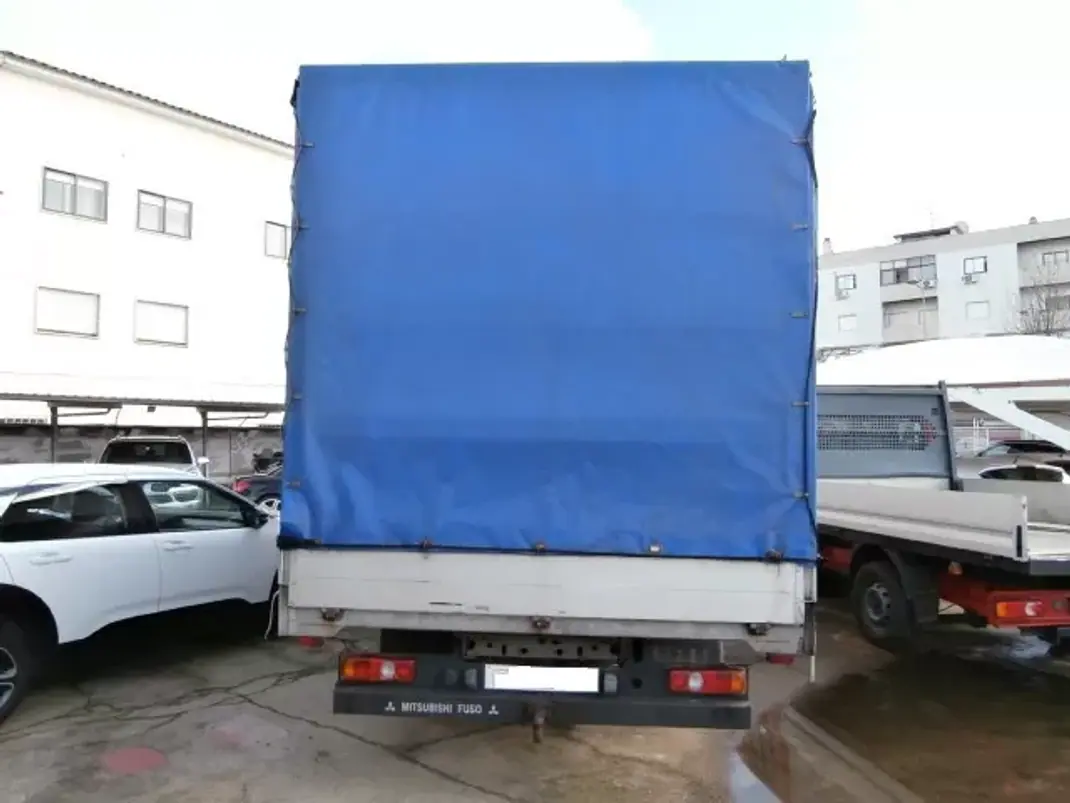 Mitsubishi Canter 3.0 TD 145cv 3LUG 2007 - 16000 EUR, 132361 km - AUTO.MOTO.pt - 132361km - foto 4 de 10