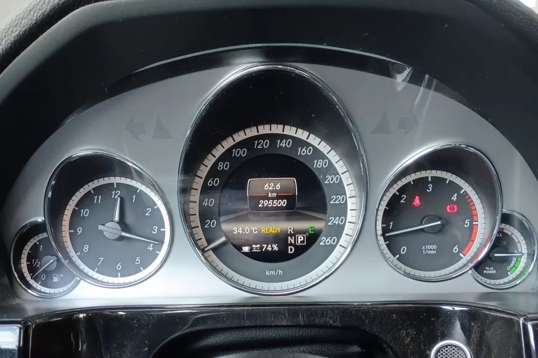 Mercedes-Benz E 300 2012 - 14500 EUR, 295499 km - 295499km - foto 2 de 29