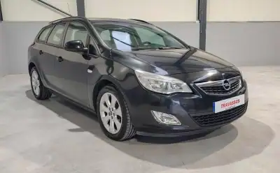 Opel Astra Sports Tourer 2012 - 9700 EUR, 141830 km - AUTO.MOTO.pt - 141830km - foto 2 de 8