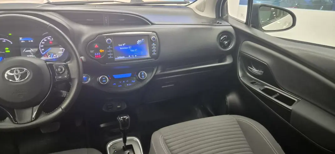 Toyota Yaris 2018 - 15990 EUR, 86572 km - AUTO.MOTO.pt - 86572km - foto 37 de 41