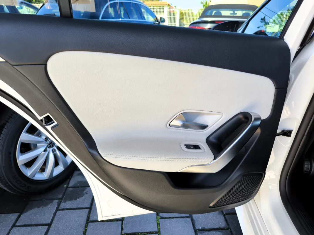 Mercedes-Benz A 180 Limousine 2020 - 25950 EUR, 134000 km - AUTO.MOTO.pt - 134000km - foto 34 de 42