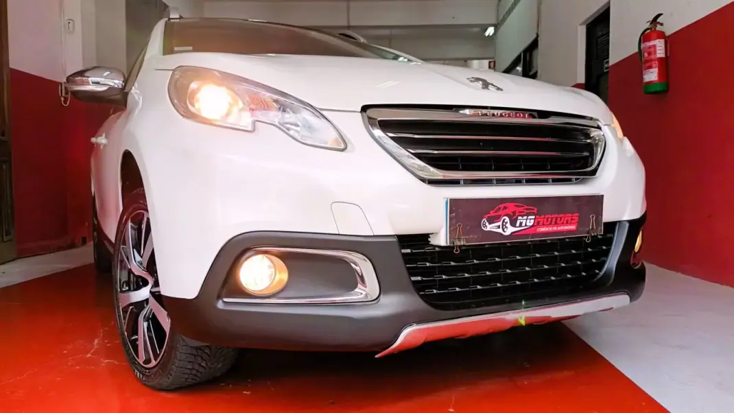 Peugeot 2008 2015 - 11490 EUR, 92490 km - AUTO.MOTO.pt - 92490km - foto 3 de 72