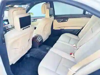 Mercedes-Benz S 320 2008 - 15000 EUR, 280000 km - AUTO.MOTO.pt - 280000km - foto 7 de 15