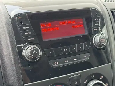 Peugeot 2020 - 16950 EUR, 100000 km - AUTO.MOTO.pt - 100000km - foto 19 de 24