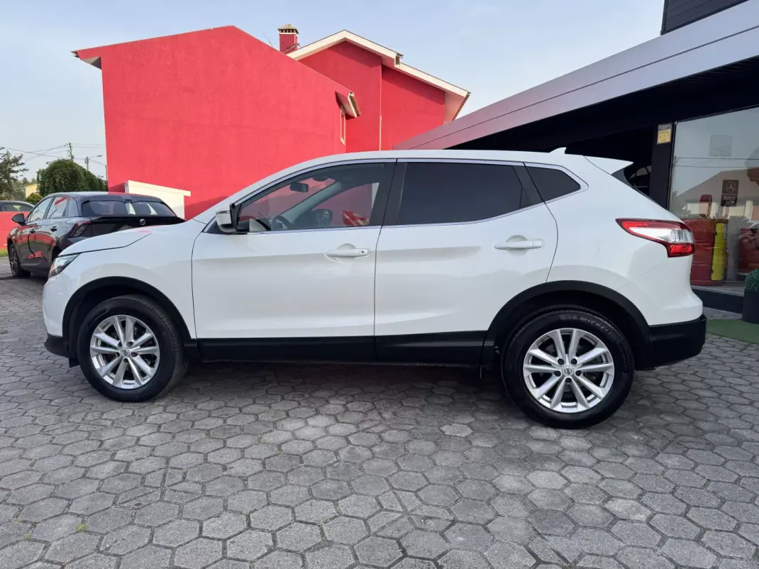 Nissan Qashqai 2015 - 11500 EUR, 258000 km - AUTO.MOTO.pt - 258000km - foto 4 de 36