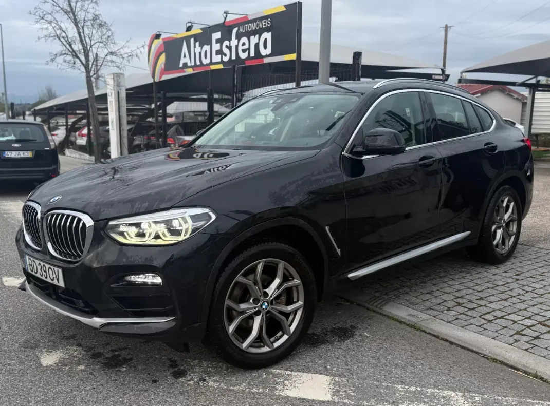 BMW X4 2021 - 45900 EUR, 110000 km - AUTO.MOTO.pt - 110000km - foto 1 de 30