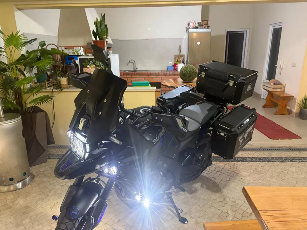 Suzuki V-Strom 1000 2024 - 14350 EUR, 5000 km - AUTO.MOTO.pt - 5000km - foto 1 de 6