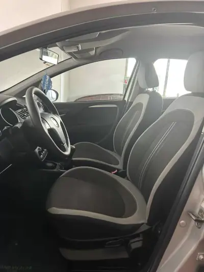 Fiat Punto 2012 - 7990 EUR, 201200 km - AUTO.MOTO.pt - 201200km - foto 6 de 12