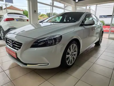 Volvo V40 2013 - 7750 EUR, 298000 km - AUTO.MOTO.pt - 298000km - foto 7 de 36