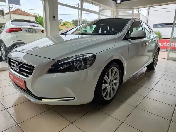 Volvo V40 2013 - 7750 EUR, 298000 km - AUTO.MOTO.pt - 298000km - foto 7 de 36