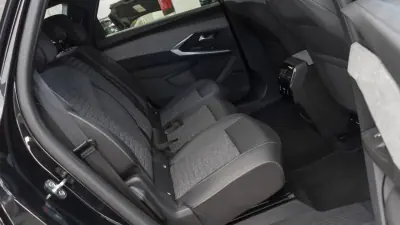 Peugeot 5008 2025 - 32850 EUR, 14000 km - 14000km - foto 13 de 40