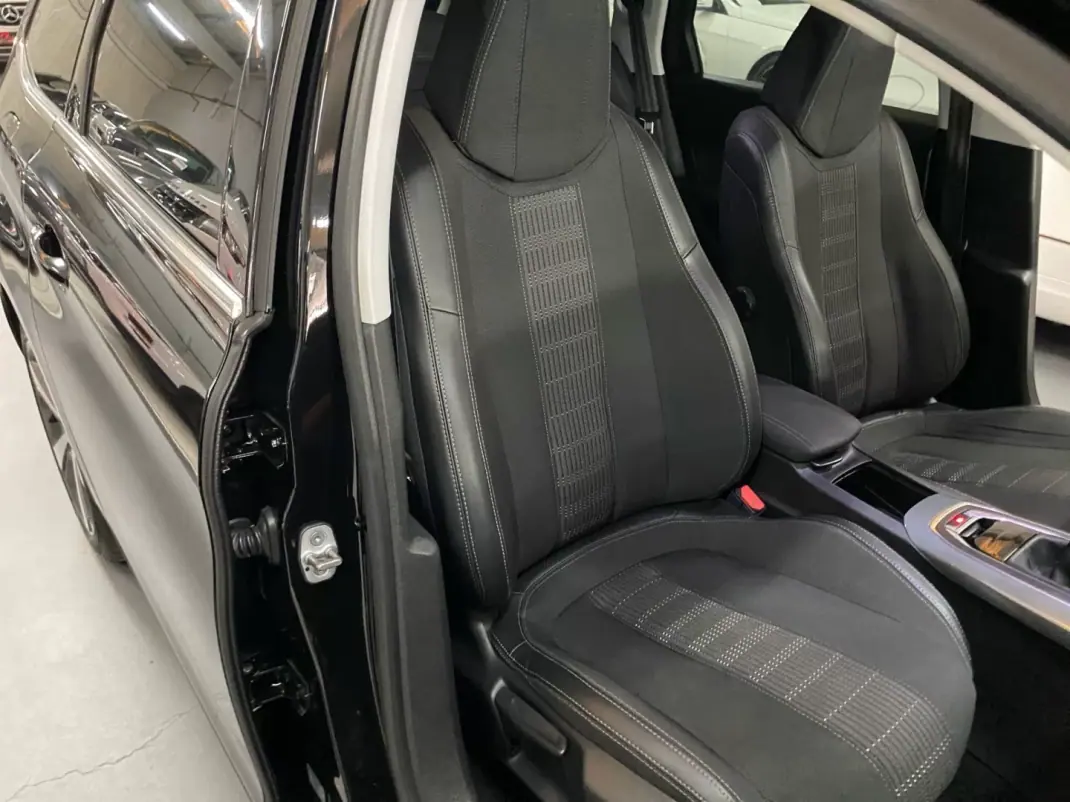 Peugeot 308 SW 2019 - 12450 EUR, 65800 km - AUTO.MOTO.pt - 65800km - foto 17 de 19