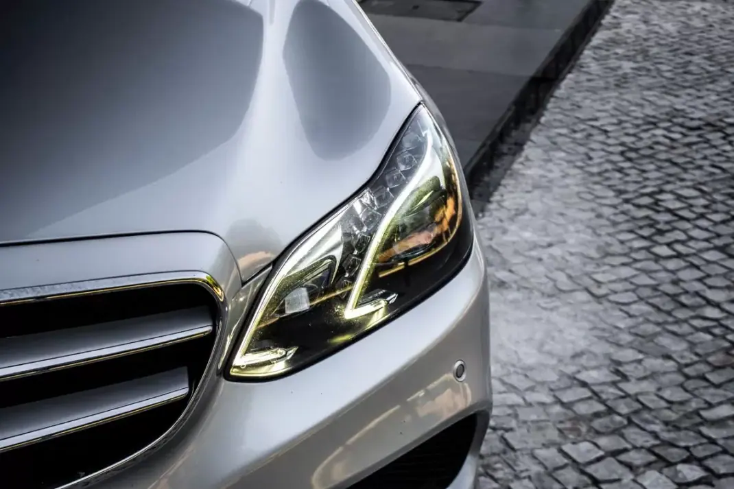 Mercedes-Benz E 250 2016 - 23750 EUR, 215762 km - AUTO.MOTO.pt - 215762km - foto 8 de 39