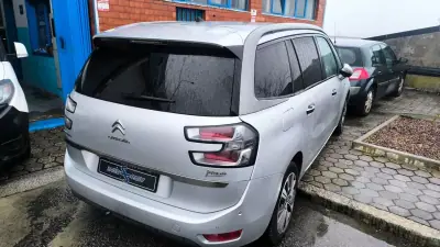 Citroën C4 Grand Picasso 2015 - 10900 EUR, 175000 km - AUTO.MOTO.pt - 175000km - foto 9 de 17