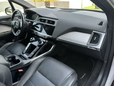 Jaguar I-Pace 2018 - 27900 EUR, 113000 km - AUTO.MOTO.pt - 113000km - foto 44 de 59