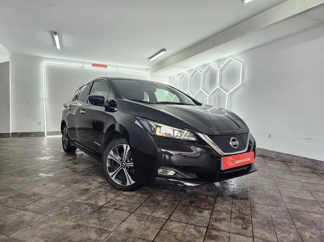 Nissan Leaf 2019 - 19500 EUR, 25097 km - AUTO.MOTO.pt - 25097km - foto 1 de 41