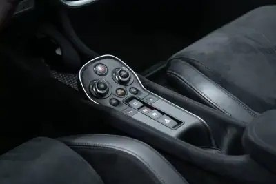 McLaren 600 2019 - 229950 EUR, 32000 km - AUTO.MOTO.pt - 32000km - foto 26 de 33