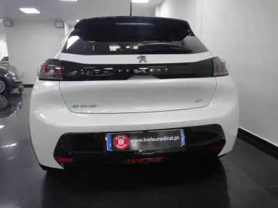 Peugeot e-208 2021 - 18500 EUR, 46000 km - AUTO.MOTO.pt - 46000km - foto 6 de 33
