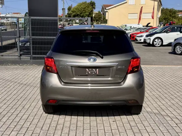 Toyota Yaris 2016 - 14500 EUR, 101000 km - AUTO.MOTO.pt - 101000km - foto 4 de 19