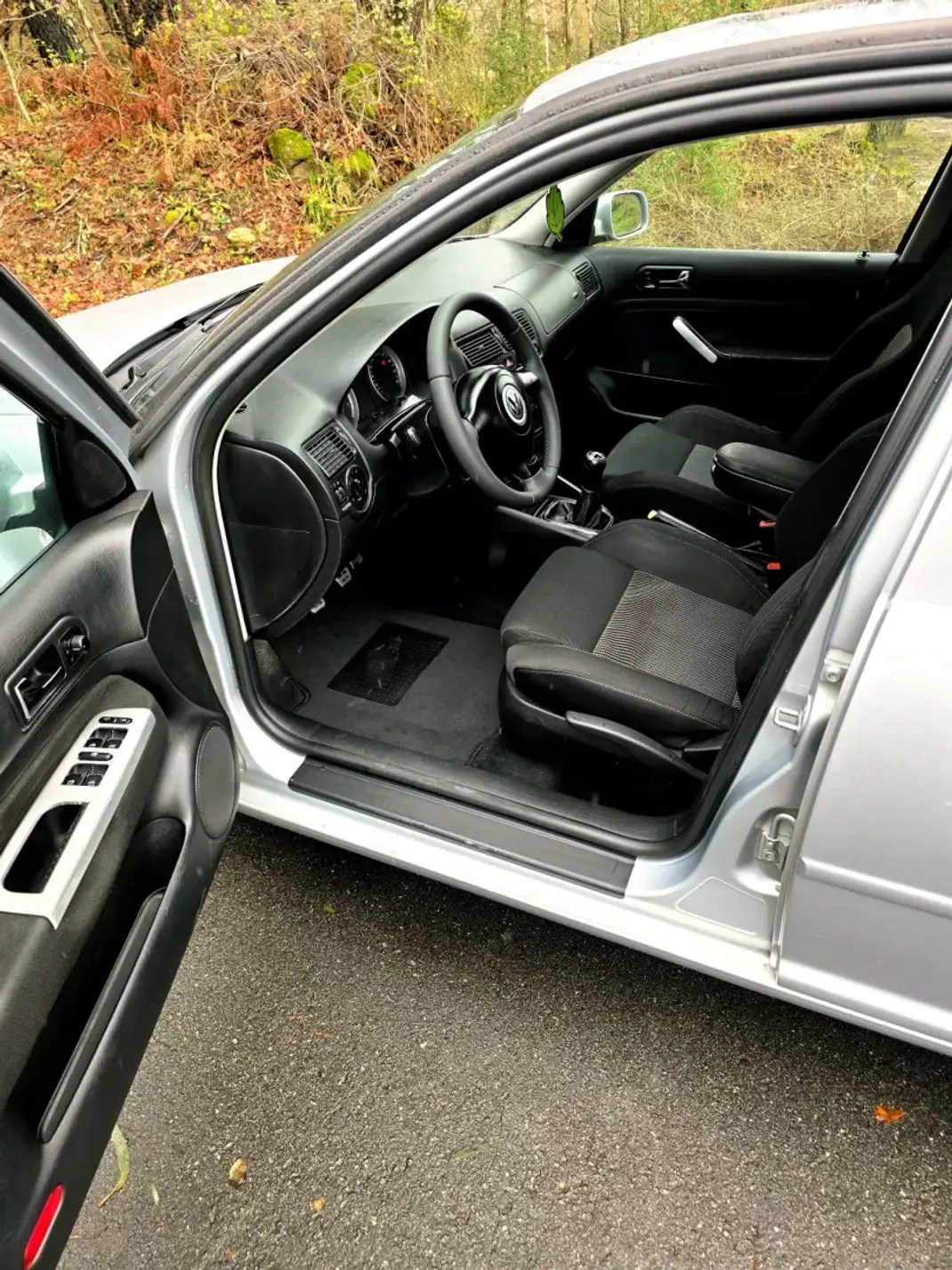 Volkswagen Golf 2001 - 4990 EUR, 358400 km - AUTO.MOTO.pt - 358400km - foto 16 de 23