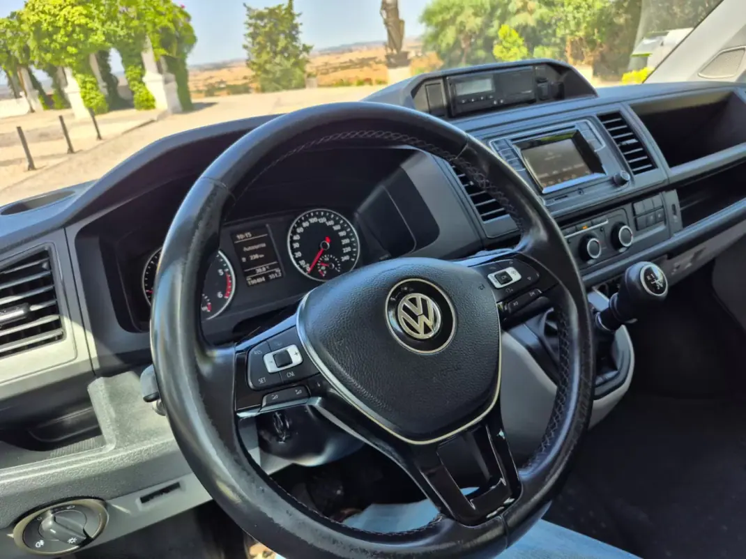 Volkswagen Transporter 2019 - 28750 EUR, 190404 km - 190404km - foto 9 de 22