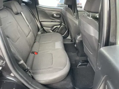 Jeep Renegade 2019 - 15500 EUR, 106977 km - AUTO.MOTO.pt - 106977km - foto 15 de 39