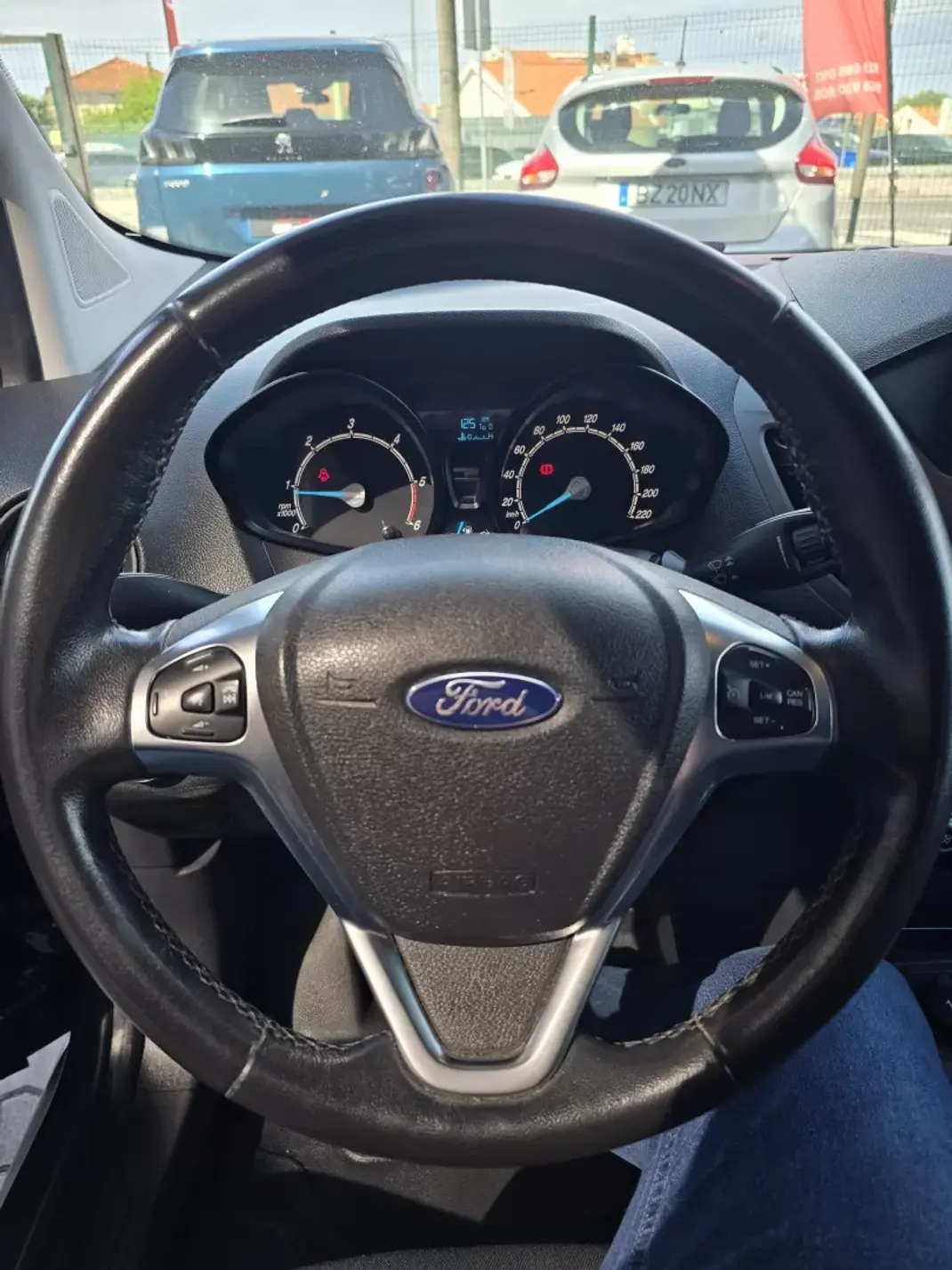 Ford Transit Connect 2019 - 12900 EUR, 111500 km - AUTO.MOTO.pt - 111500km - foto 8 de 12