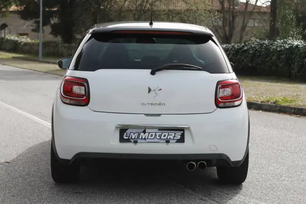 Citroën DS3 2012 - 16900 EUR, 52000 km - AUTO.MOTO.pt - 52000km - foto 8 de 33