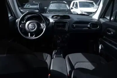 Jeep Renegade 2020 - 17600 EUR, 100000 km - AUTO.MOTO.pt - 100000km - foto 24 de 26