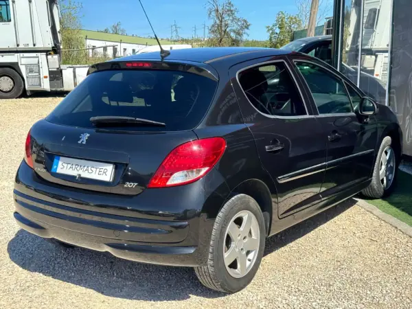 Peugeot 207 2010 - 4980 EUR, 255120 km - AUTO.MOTO.pt - 255120km - foto 8 de 17