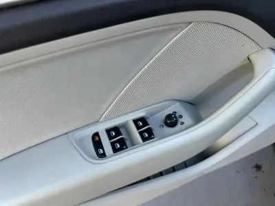 Audi A3 Limousine 2015 - 15900 EUR, 238805 km - AUTO.MOTO.pt - 238805km - foto 10 de 18